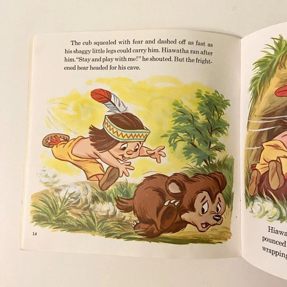 Vintage 1968 Disney Little  Hiawatha 7 Inch Record and Book - Picture 10 of 14